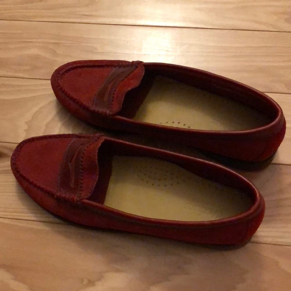 G.H. Bass & Co. leather Weejuns shoes. Size 7.5